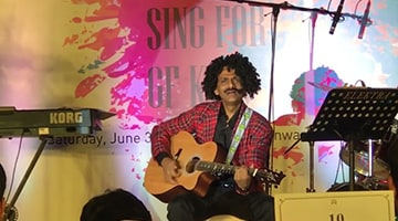 02 Jul, 2018: Mr. Vaidyanathan singing Una Paloma Blanca at the Genesis Foundation event
