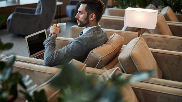 Complimentary Airport Lounge/Spa Benefits on Metal Credit Cards