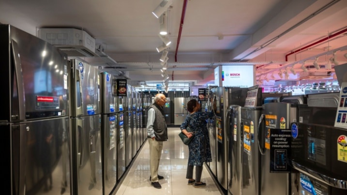 Financing electronics this Diwali with an IDFC FIRST Bank personal loan for gadgets and home appliances.