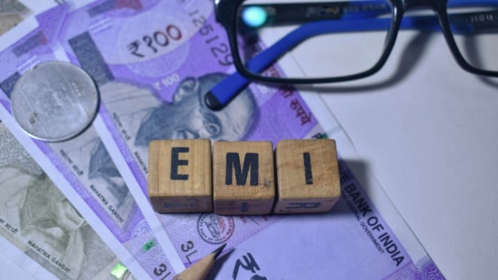 How to use an EMI calculator for personal loan repayment