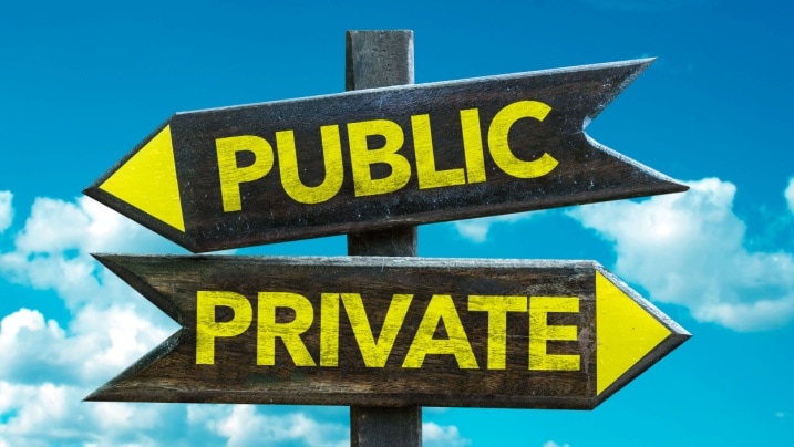 Difference between private banks and public banks