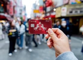 Enjoy Mumbai airport lounge access with metal credit card