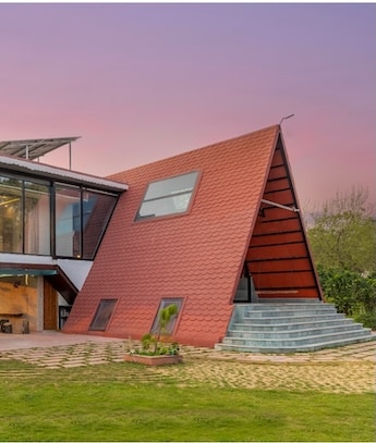 Get a free stay at Elivaas