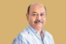 Portrait of Radhakishan Damani, founder of Avenue Supermarts, mobile version