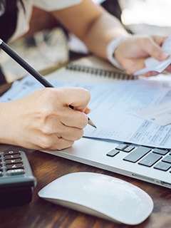 Importance of monthly credit card statements for bill payments