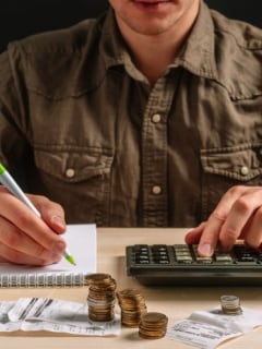 managing your finances when moving abroad