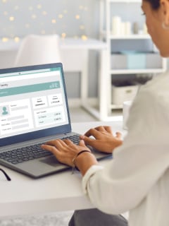 Benefits of opening an NRI account while working overseas